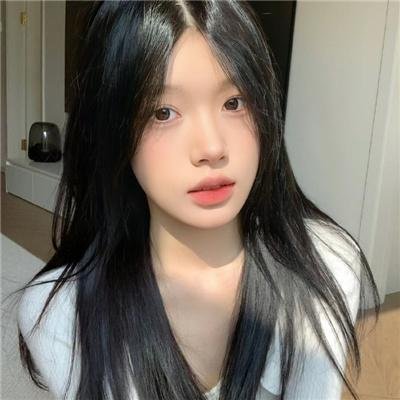9顶假发的女孩